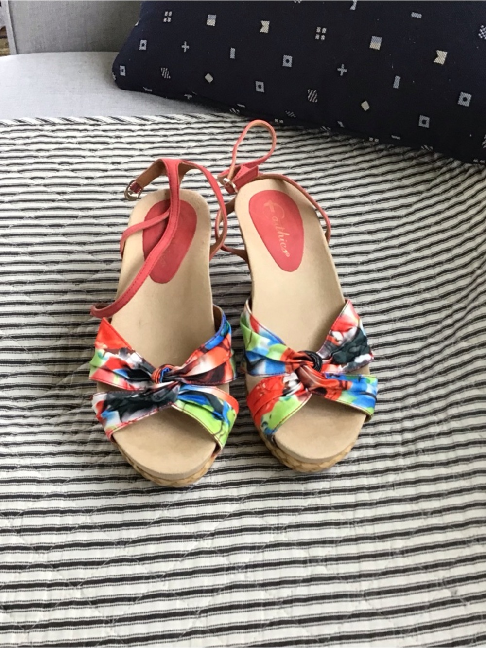 Earthies, New/n box, Sonzi Floral Platform Wedge sandals, 8M